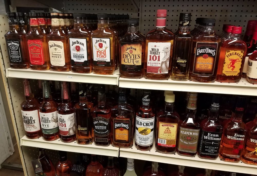 SHAKERS PARTY STORE DELI Updated October 2024 420 N Chestnut St