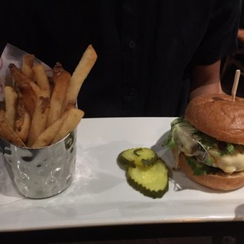 Prime 16 - Modern Burger ($13.95) - Burgers Near Me - New Haven, Connecticut