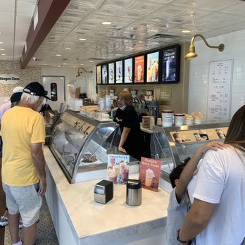 Häagen-Dazs - Interior - Juice Bars & Smoothies Near Me - Scottsdale, Arizona Häagen-Dazs - Interior - Juice Bars & Smoothies Near Me - Scottsdale, Arizona