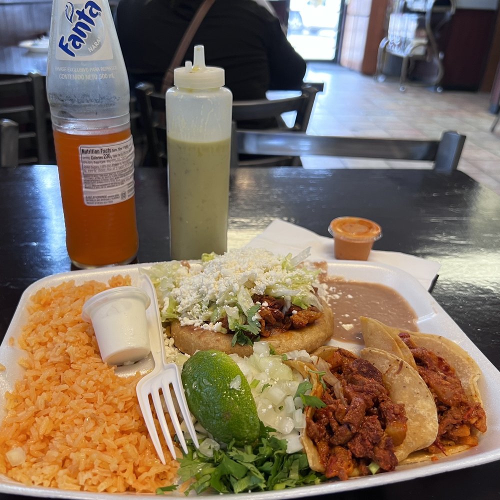 Food from Tacos Azteca