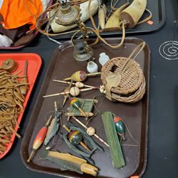 Boltz Auction Company - Tray lots well defined.