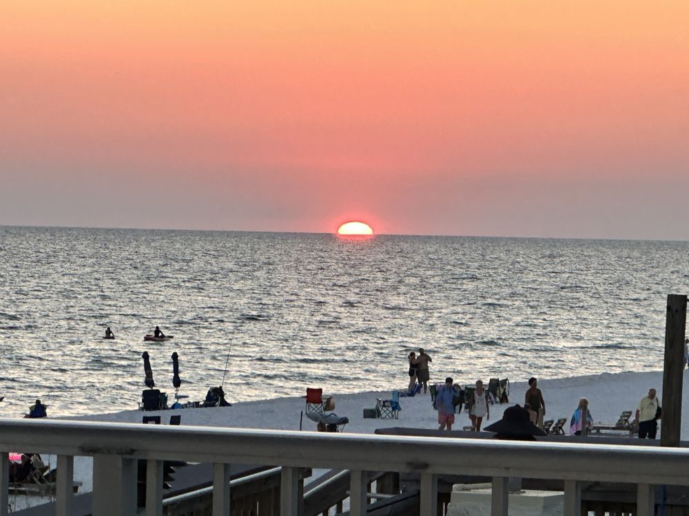 The Reef Bar Logo