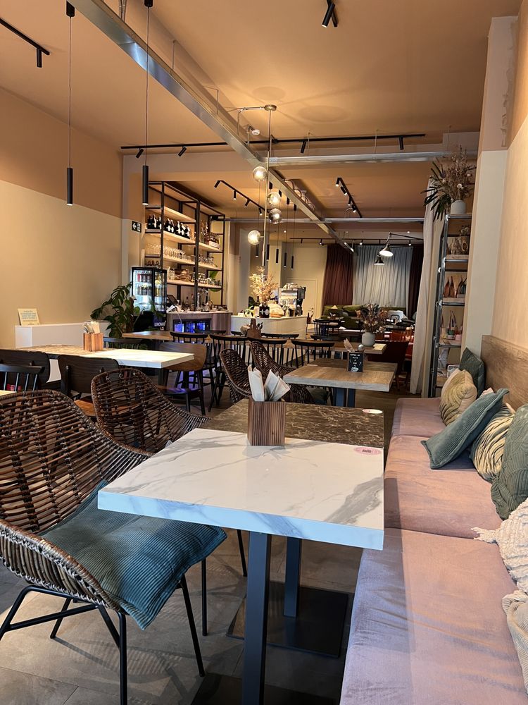 O’YO HEALTHY FOOD Updated September 2024 SintBaafsplein 12, Gent