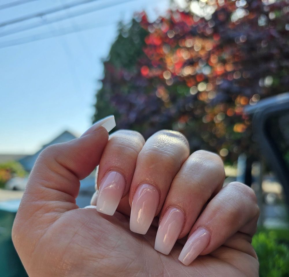 Hollywood nails near me