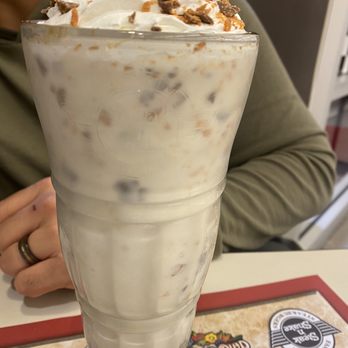 Steak ’n Shake - Nestle Butterfinger Shake - Burgers Near Me - Las Vegas, Nevada Steak ’n Shake - Nestle Butterfinger Shake - Burgers Near Me - Las Vegas, Nevada