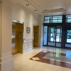 First level elevator area, Von Maur Perimeter Mall