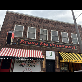 Grand Ole Creamery - Ice Cream & Frozen Yogurt Near Me - St Paul, Minnesota Grand Ole Creamery - Ice Cream & Frozen Yogurt Near Me - St Paul, Minnesota
