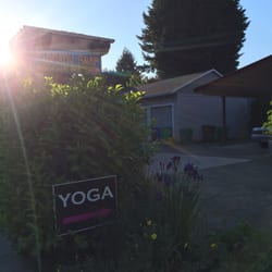 CONNIYOGA - The barn