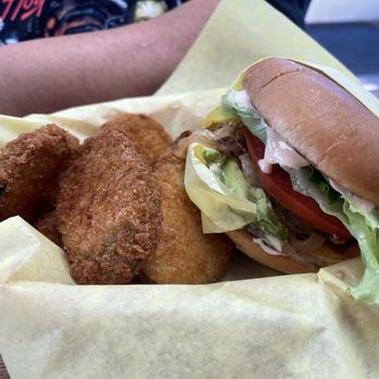 Fair Oaks Burger - Burger combo with fried zucchini - Burgers Near Me - Altadena, California Fair Oaks Burger - Burger combo with fried zucchini - Burgers Near Me - Altadena, California