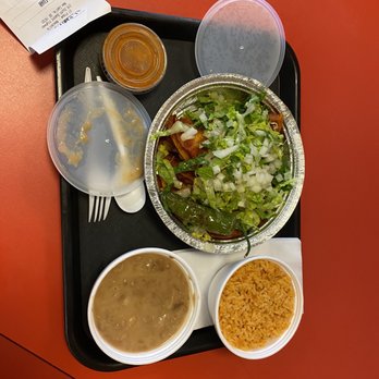 El Pique - a tray of food on a table - Tacos Near Me - New Castle, Delaware