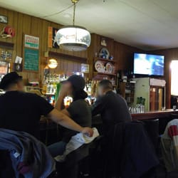 Reed's Local - Inside Reed's