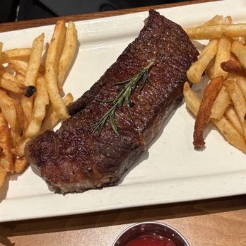 The Tavern - One of the 2 favs.  The wagyu beef with a double order of fries.  This diner felt like it was worth the money for the experience. - Bars Near Me - State College, Pennsylvania