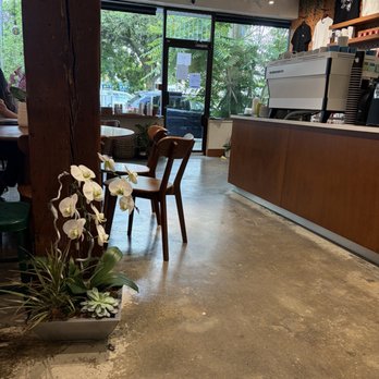 Be Cafe - Comfy seating - Coffee & Tea Near Me - Vancouver, British Columbia Be Cafe - Comfy seating - Coffee & Tea Near Me - Vancouver, British Columbia