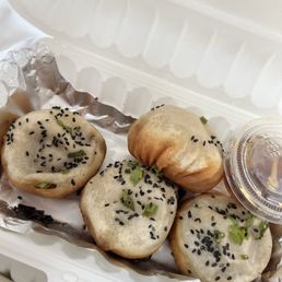 Shengjian bao order with red vinegar