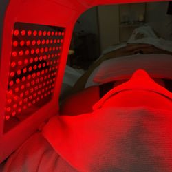 D’ Lux Beauty Bar