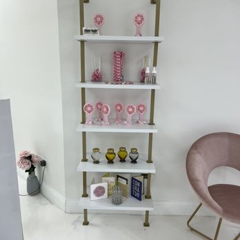 Sitting Pretty Studio - Hair Salons Near Me - Joliet, Illinois