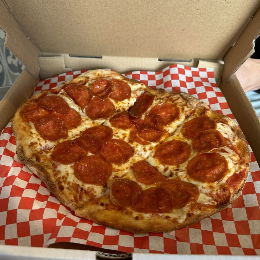 Pepperoni pizza Pepperoni pizza