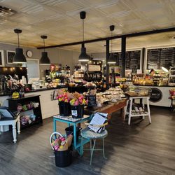 Tree Town Cafe - A rare moment with no customers in the picture. All sorts of great stuff!