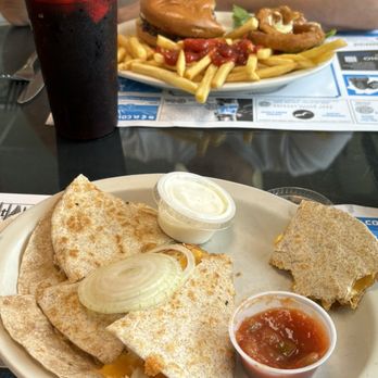 Lake Wally Cafe - Burgers Near Me - Hawley, Pennsylvania