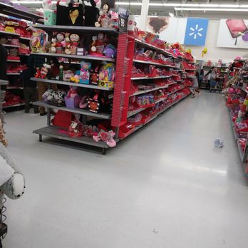 Walmart - Valentine's Day Isles - Department Stores Near Me - Torrance, California Walmart - Valentine's Day Isles - Department Stores Near Me - Torrance, California