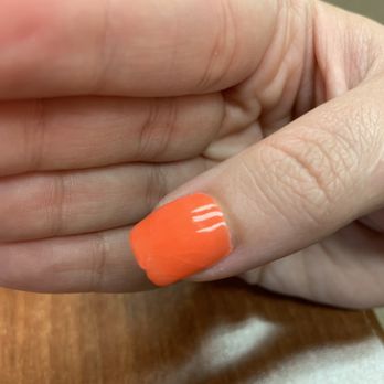 Mint Nails - Cracked/chipping dip powder - Nail Salons Near Me - Columbus, Ohio