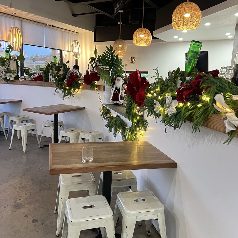 Akamai Coffee - Coffee & Tea Near Me - Kihei, Hawaii