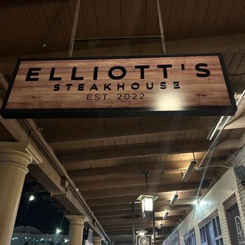 Elliott's Steakhouse - Steakhouses Near Me - Chandler, Arizona
