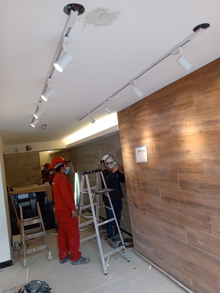 Slide of J&D Contractor