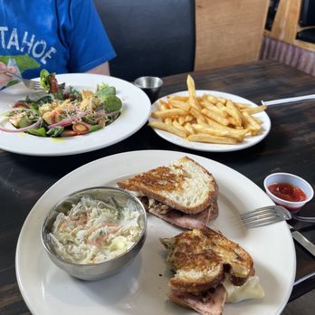 Bite - Great salads and sandwiches. Try the blue cheese slaw. - Diners Near Me - Milford, Ohio Bite - Great salads and sandwiches. Try the blue cheese slaw. - Diners Near Me - Milford, Ohio
