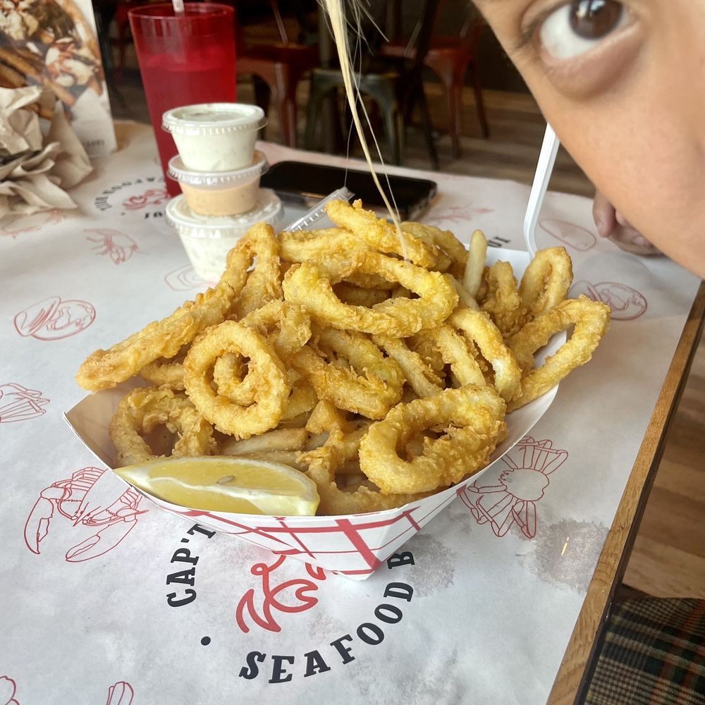 Cap't Loui - Calamari Basket Strawberry Lemonade - Cajun/Creole Near Me - Providence, Rhode Island