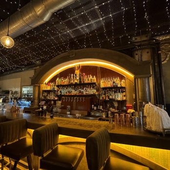 The Rabbit Hole - Bar - Cocktail Bars Near Me - Ottawa, Ontario