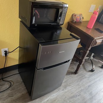Chaparral Motel - Fridge and microwave - Hotels Near Me - Hallettsville, Texas Chaparral Motel - Fridge and microwave - Hotels Near Me - Hallettsville, Texas