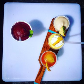 Narwhal's Crafted - Blackberry and the flight of three - Cocktail Bars Near Me - Saint Louis, Missouri