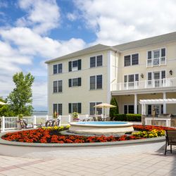 Atria on Roslyn Harbor