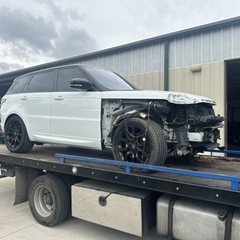 Uptown Automotive - A 2020 Range Rover towed in from an accident... stay tuned ! - Auto Repair Near Me - Houston, Texas Uptown Automotive - A 2020 Range Rover towed in from an accident... stay tuned ! - Auto Repair Near Me - Houston, Texas