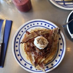 Kozy Kanopé - All day Brunch & Coffee - Bacon Pancakes