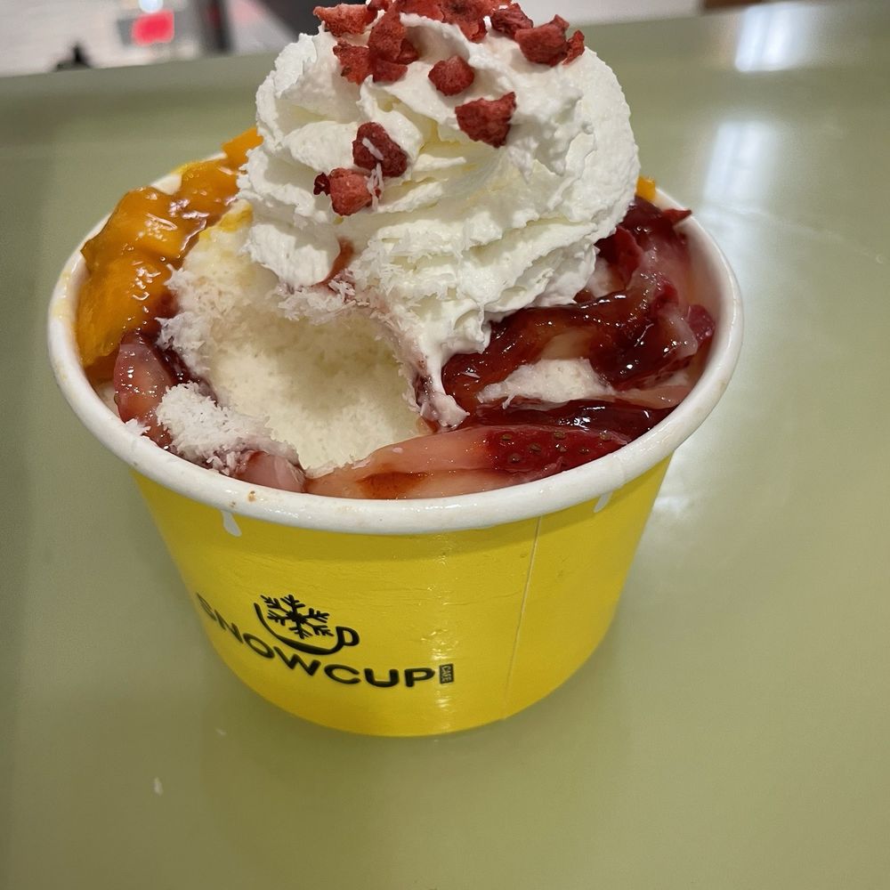 Snowcup Cafe - Strawberry & mango - Desserts Near Me - Seattle, Washington Snowcup Cafe - Strawberry & mango - Desserts Near Me - Seattle, Washington