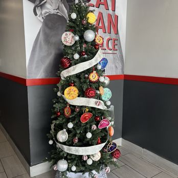 Mariachi Bakery - Holiday tree - Coffee & Tea Near Me - Whittier, California Mariachi Bakery - Holiday tree - Coffee & Tea Near Me - Whittier, California
