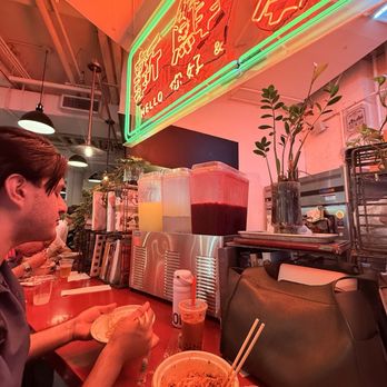 Very Fresh Noodles - Bar area - Taiwanese Near Me - New York, New York
