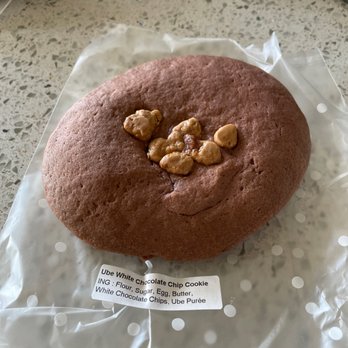 Bao Bao Bakery & Cafe - What white chocolate? Looks like shit - Bakeries Near Me - Boston, Massachusetts