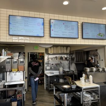 Sweetfin Poke Burbank - Inside Sweetfin Poke Bowl, Burbank location. - Japanese Near Me - Burbank, California Sweetfin Poke Burbank - Inside Sweetfin Poke Bowl, Burbank location. - Japanese Near Me - Burbank, California