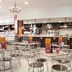 Los Reyunos - Salón, Panadería - Pastelería y Cafetería.