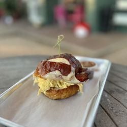 Bebidas - *Breakfast Sandwich