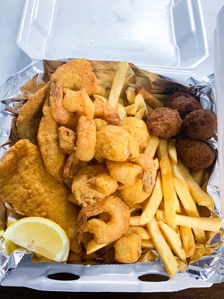 Trap House Krab and Seafood, Fort Myers Roadtrippers