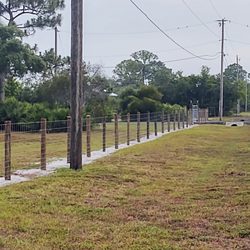 Florida Fence - Long stretches are as tight as a banjo string.