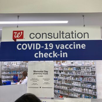 Walgreens - a sign for covidid - 19 vaccine check - in - Drugstores Near Me - Glendale, California Walgreens - a sign for covidid - 19 vaccine check - in - Drugstores Near Me - Glendale, California