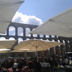 Burger King - El acueducto desde las mesas de la terraza