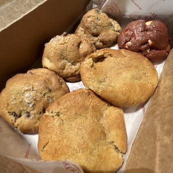 Brady's Bakery - Bakeries Near Me - Glendale, California