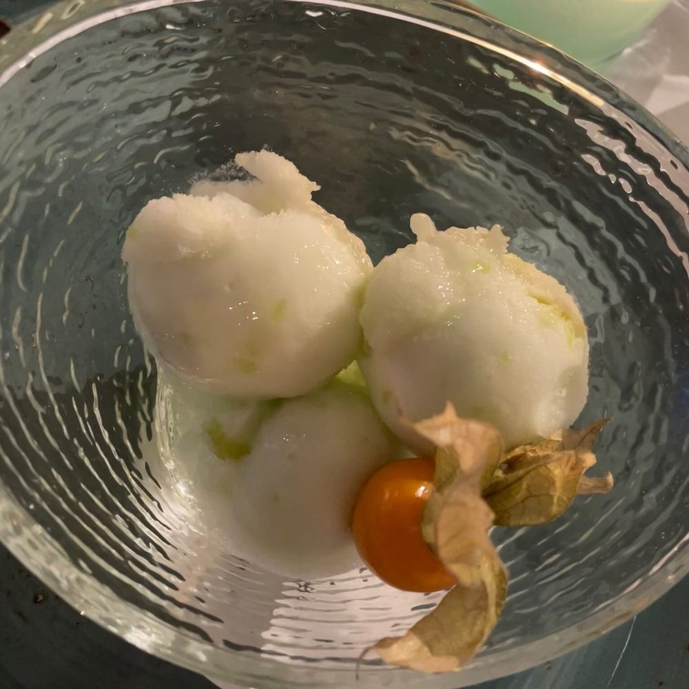 De Gouden Kroes - Colonel ( citroen Lemon and vodca ) - Seafood Near Me - Bruges, VWV De Gouden Kroes - Colonel ( citroen Lemon and vodca ) - Seafood Near Me - Bruges, VWV