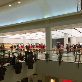 Apple Crabtree Valley Mall - New Apple location on the Cheesecake Factory wing - Computers Near Me - Raleigh, North Carolina Apple Crabtree Valley Mall - New Apple location on the Cheesecake Factory wing - Computers Near Me - Raleigh, North Carolina